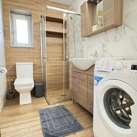 Unique 2 , One Bedroom